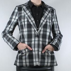 Plaid Fitted Button Down Blazer